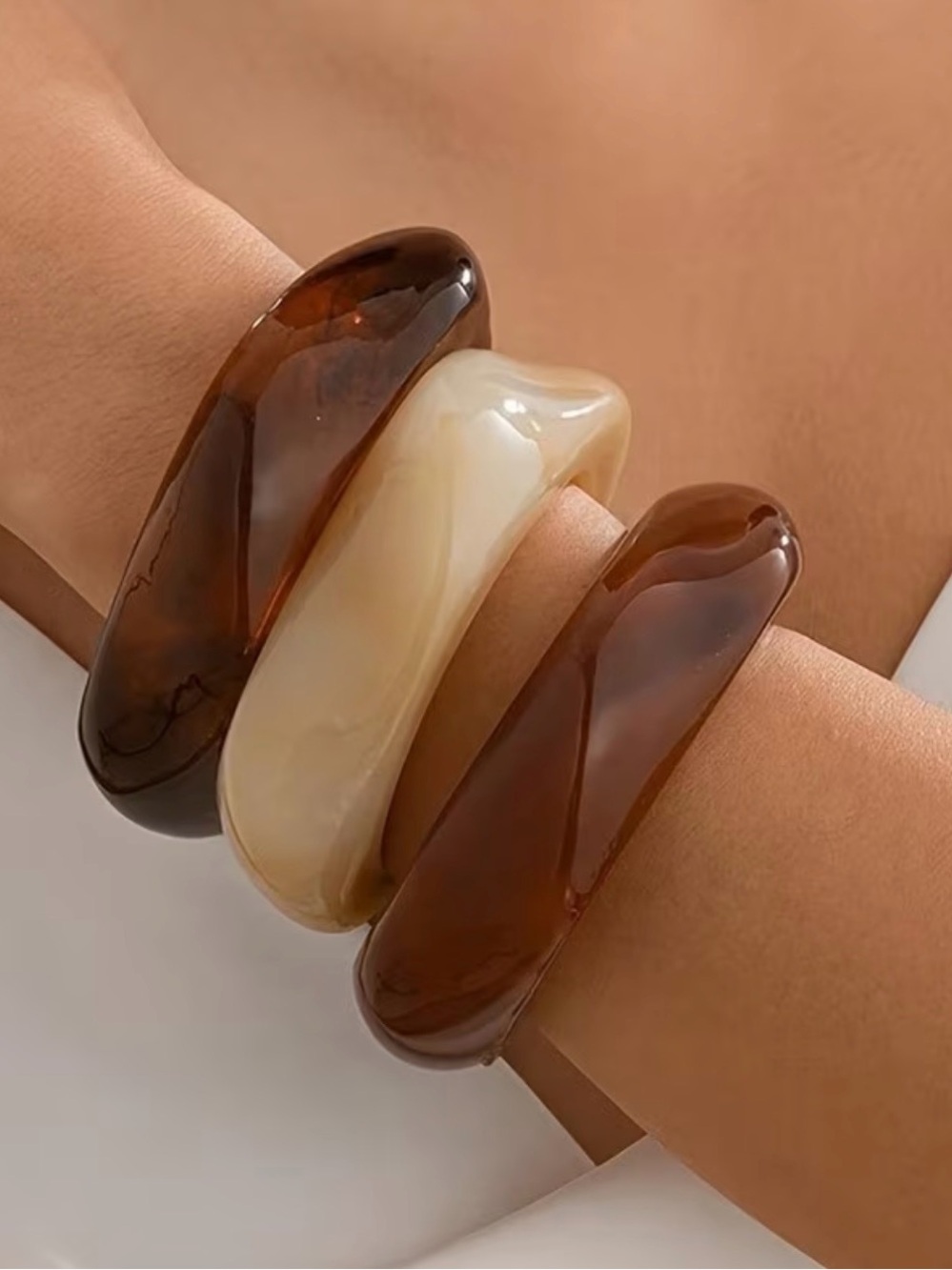 Stylish Resin Bangle Set - Brown & Cream Women’s Bracelets
